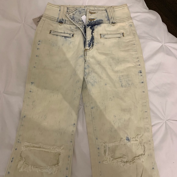 NWT Carmar high rise stretch flare jean - Picture 2 of 6